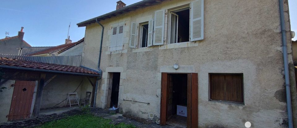 Village house 4 rooms of 90 m² in Journet (86290)