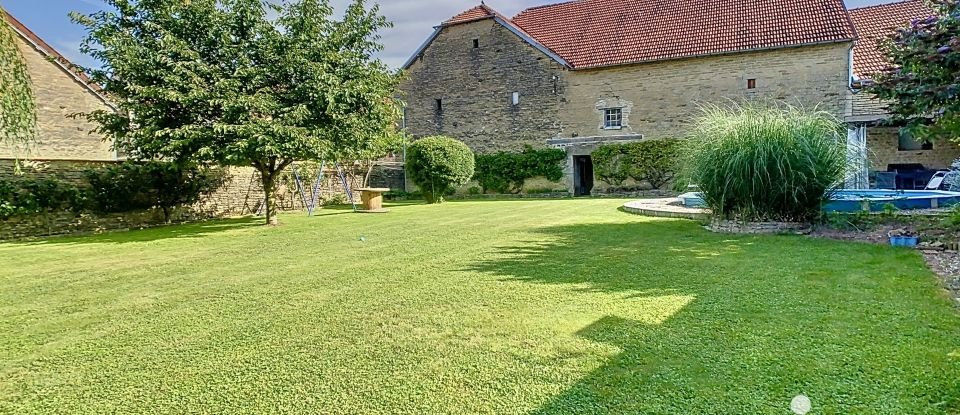 Country house 7 rooms of 181 m² in Orges (52120)