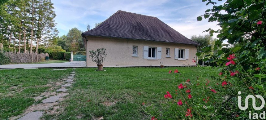 Traditional house 5 rooms of 154 m² in Léguillac-de-l'Auche (24110)