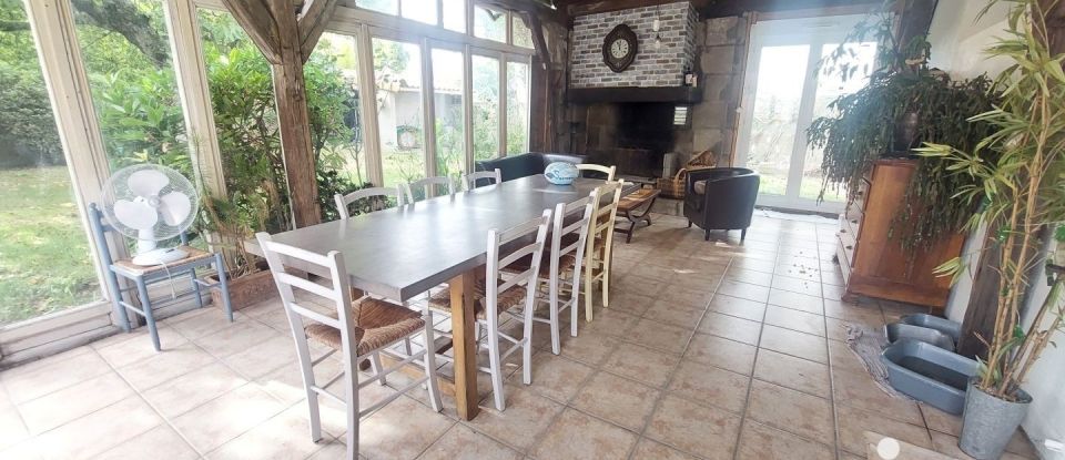 Traditional house 7 rooms of 120 m² in Rezé (44400)