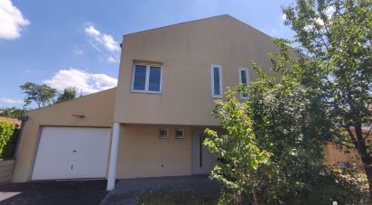 Maison 7 pièces de 141 m² à Lussac-les-Châteaux (86320)