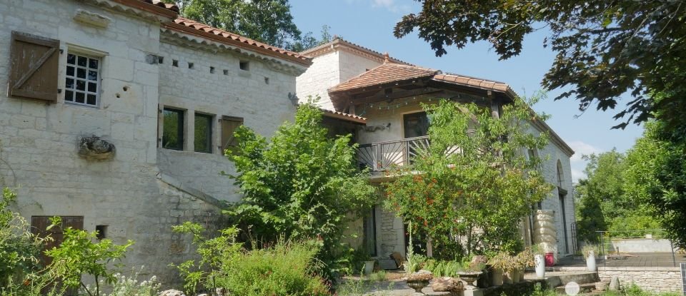 Maison de campagne 15 pièces de 420 m² à MONTCUQ (46800)