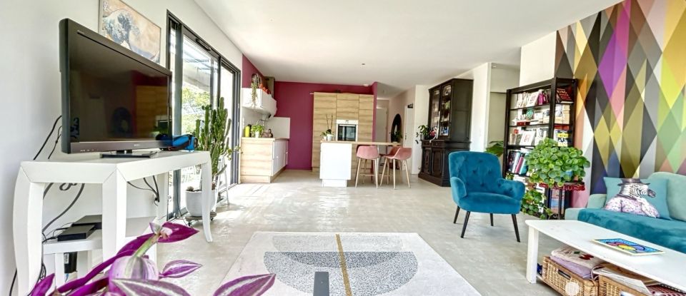 House 4 rooms of 80 m² in Courçon (17170)