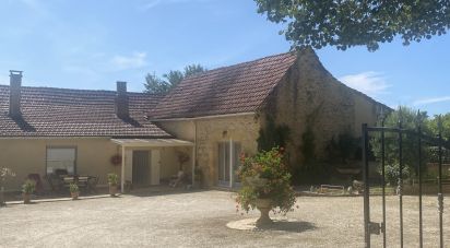 Country house 7 rooms of 163 m² in Saint-Cyprien (24220)