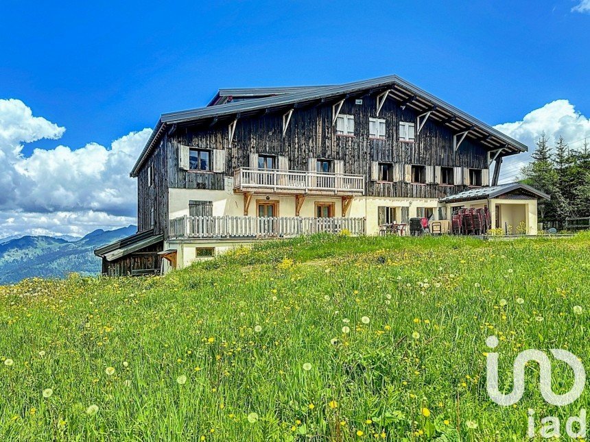 Immeuble de 1 000 m² à Samoëns (74340)