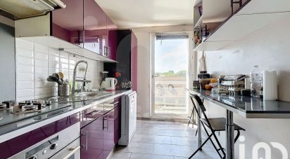 Apartment 3 rooms of 66 m² in Pontault-Combault (77340)