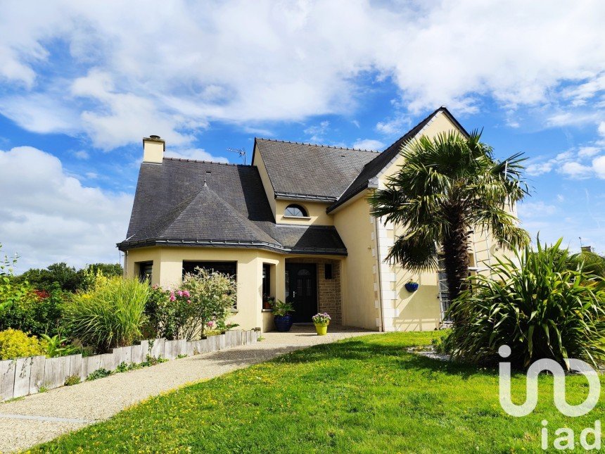 Architect house 6 rooms of 175 m² in Saint-Vincent-sur-Oust (56350)