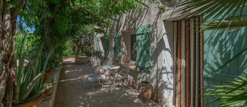 Maison 7 pièces de 198 m² à Arles (13280)