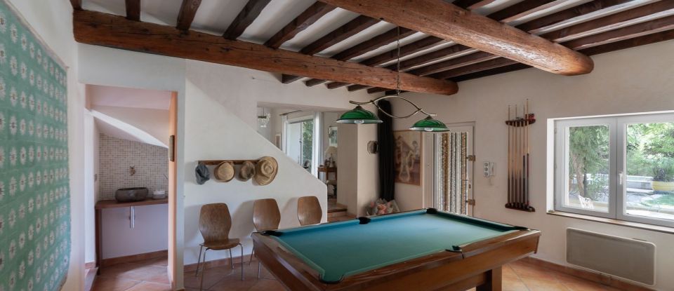 Maison 7 pièces de 198 m² à Arles (13280)