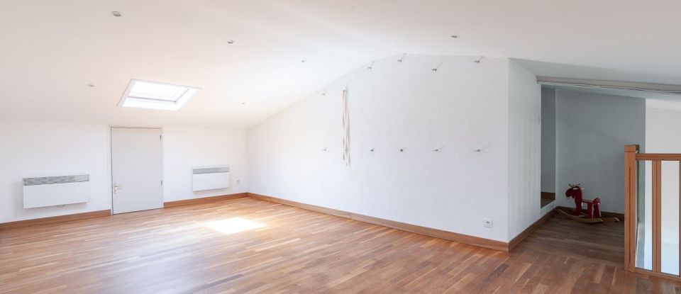 Maison 7 pièces de 198 m² à Arles (13280)