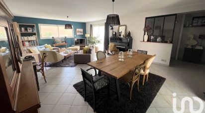 House 6 rooms of 133 m² in Niort (79000)