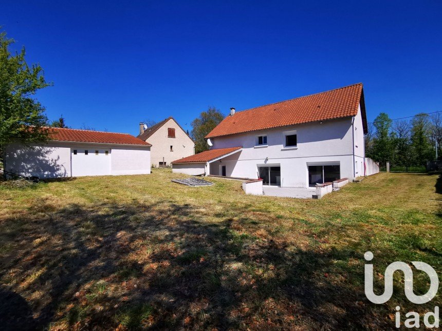 Maison traditionnelle 7 pièces de 169 m² à Coussay-les-Bois (86270)