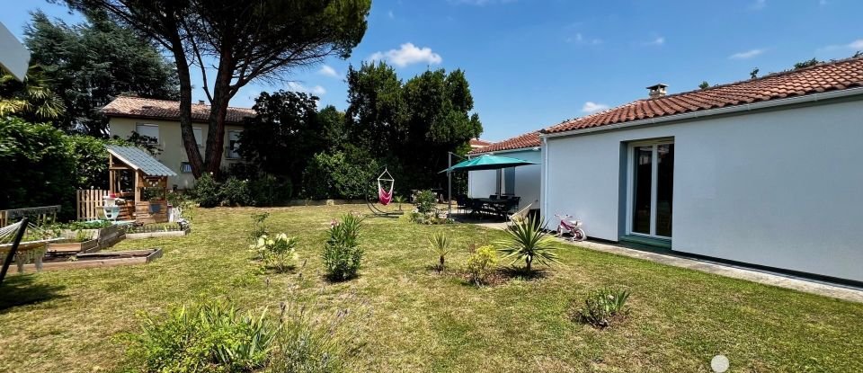 Traditional house 5 rooms of 106 m² in Labarthe-sur-Lèze (31860)