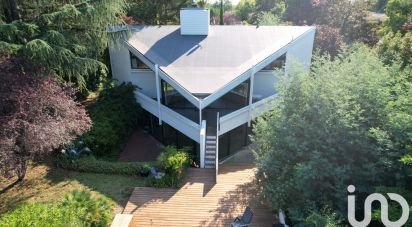 Architect house 10 rooms of 367 m² in Bouliac (33270)