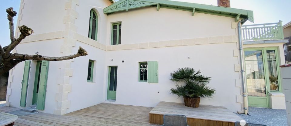 House 8 rooms of 250 m² in Soulac-sur-Mer (33780)