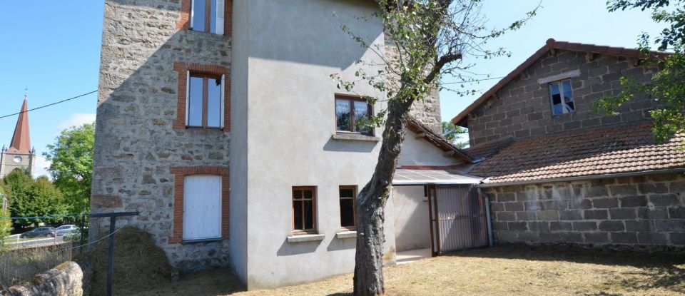 Maison 10 pièces de 226 m² à Usson-en-Forez (42550)