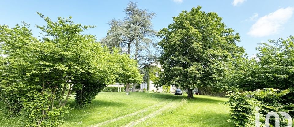 Maison 8 pièces de 272 m² à Saint-Priest-en-Jarez (42270)