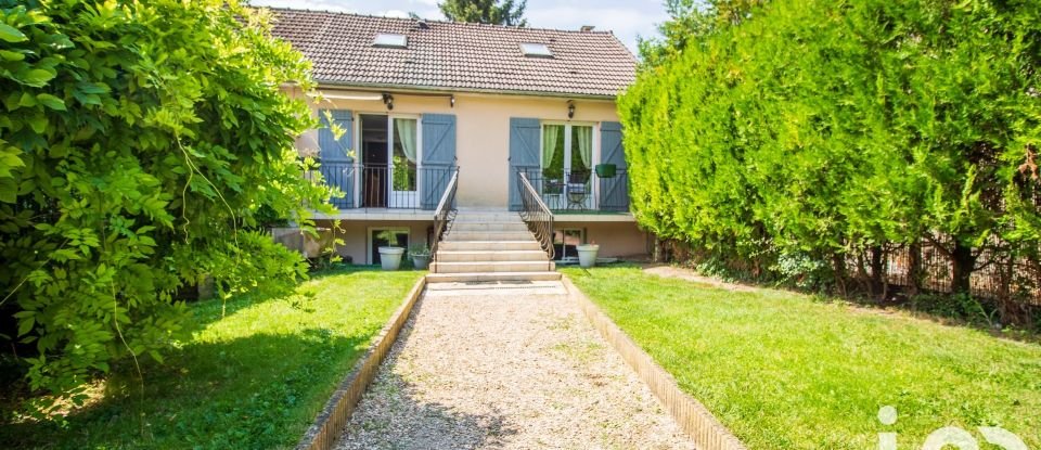 Maison traditionnelle 6 pièces de 150 m² à Vulaines-sur-Seine (77870)