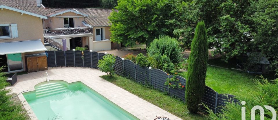 Maison 7 pièces de 210 m² à Quincié-en-Beaujolais (69430)