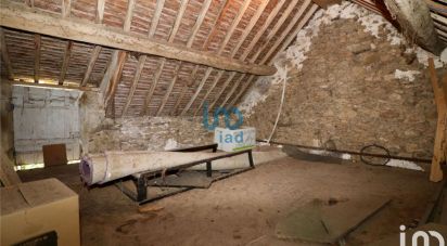 Barn conversion 1 room of 74 m² in Saints (77120)