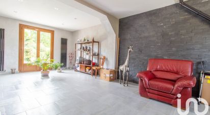 Maison traditionnelle 7 pièces de 165 m² à Fleury-les-Aubrais (45400)
