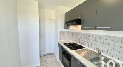 Apartment 3 rooms of 56 m² in Lapalud (84840)