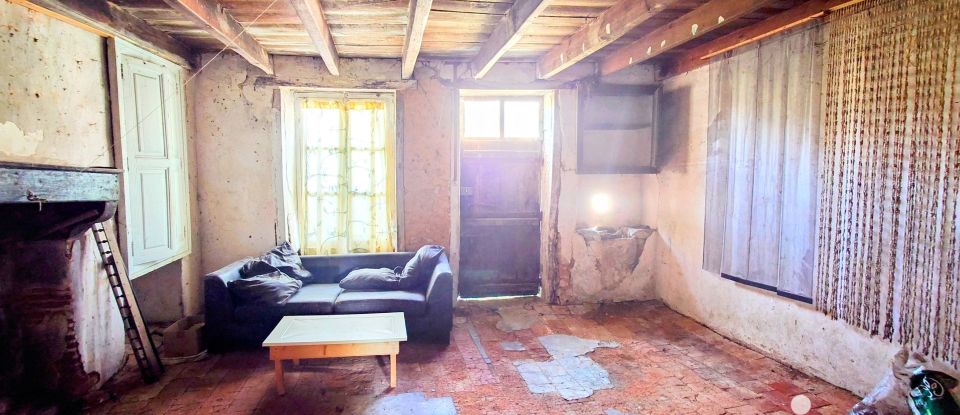 Traditional house 3 rooms of 70 m² in Lathus-Saint-Rémy (86390)