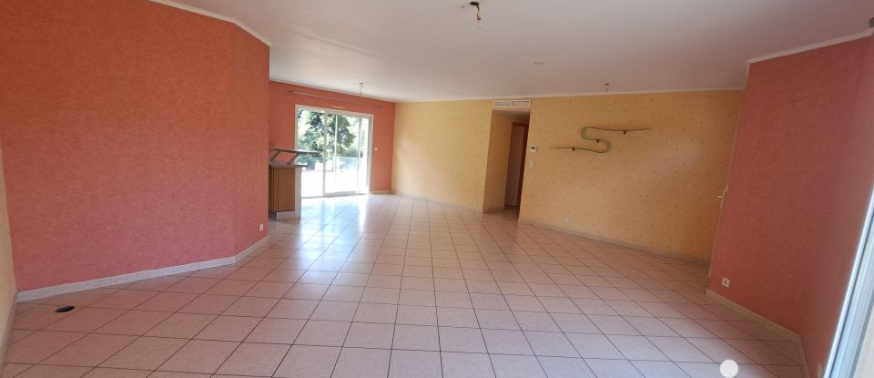 House 4 rooms of 92 m² in Dours (65350)