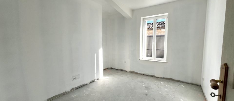 Maison 4 pièces de 75 m² à Villeneuve (33710)