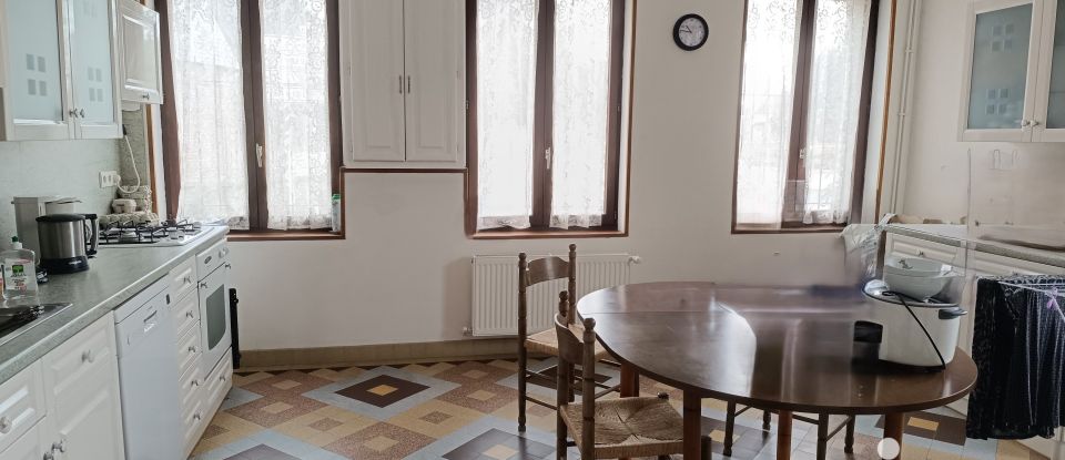 Traditional house 5 rooms of 120 m² in Petit-Caux (76370)