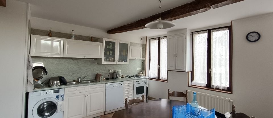 Traditional house 5 rooms of 120 m² in Petit-Caux (76370)