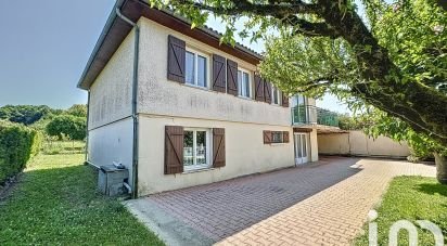 Traditional house 7 rooms of 137 m² in Champniers (16430)