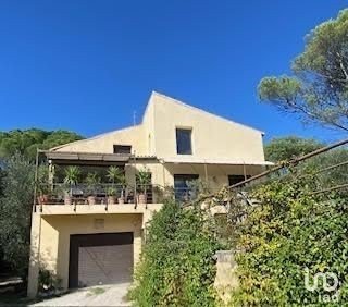 Maison 10 pièces de 308 m² à Nîmes (30900)