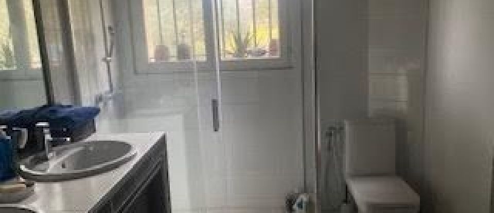 House 10 rooms of 308 m² in Nîmes (30900)