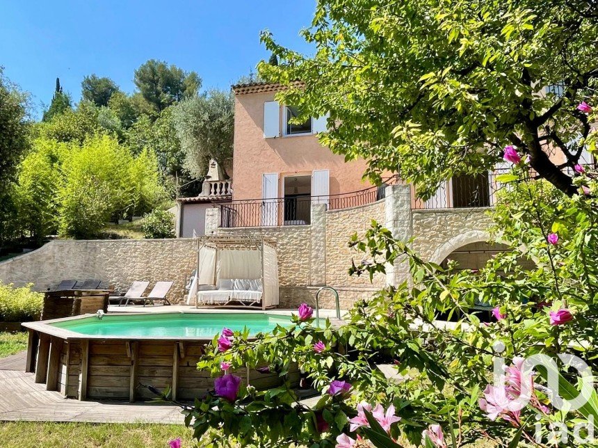 Traditional house 8 rooms of 188 m² in Villefranche-sur-Mer (06230)