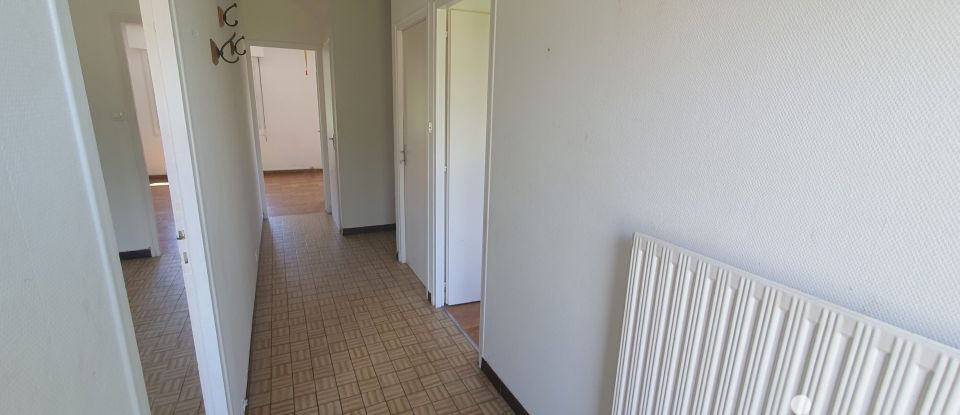 House 8 rooms of 190 m² in Le Champ-Saint-Père (85540)