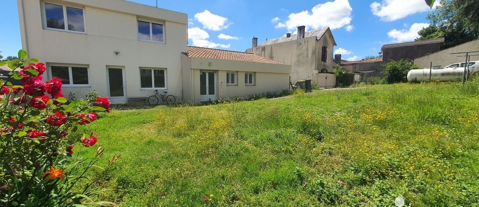 Maison 8 pièces de 190 m² à Le Champ-Saint-Père (85540)