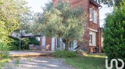 Mansion 8 rooms of 246 m² in Montauban (82000)