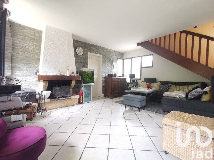 House 5 rooms of 110 m² in Trappes (78190)