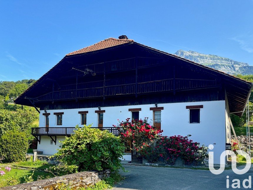 Ferme 8 pièces de 223 m² à Passy (74190)