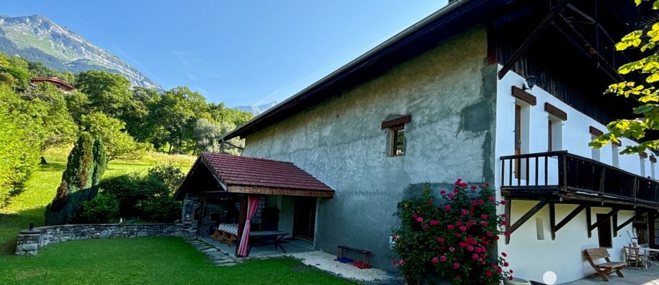 Farm 8 rooms of 223 m² in Passy (74190)