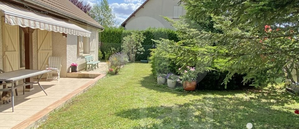 Pavillon 4 pièces de 106 m² à Flogny-la-Chapelle (89360)