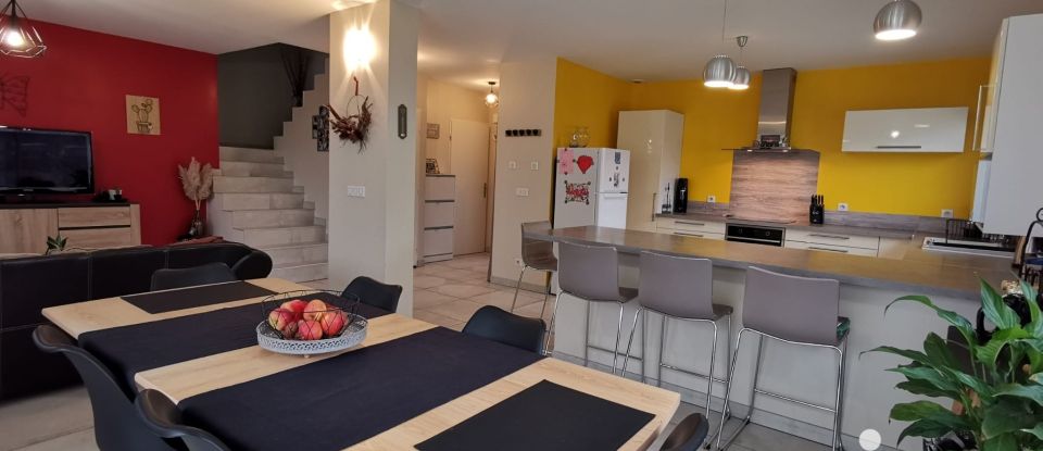 Maison 6 pièces de 130 m² à Massignieu-de-Rives (01300)