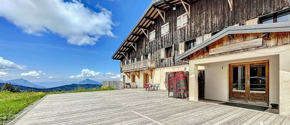 Hotel-restaurant of 900 m² in Samoëns (74340)