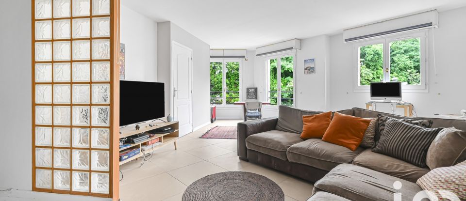 Apartment 4 rooms of 81 m² in Paris (75020)