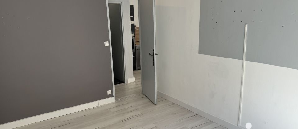 Appartement 3 pièces de 84 m² à Manosque (04100)