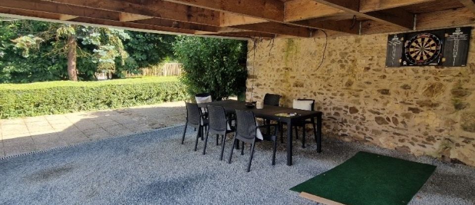 Maison de campagne 4 pièces de 159 m² à Fenioux (79160)