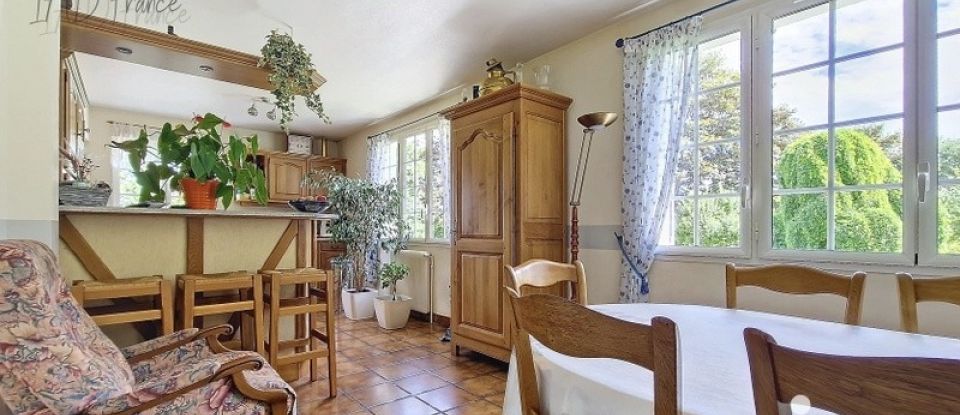 Traditional house 5 rooms of 120 m² in Saint-Lô (50000)