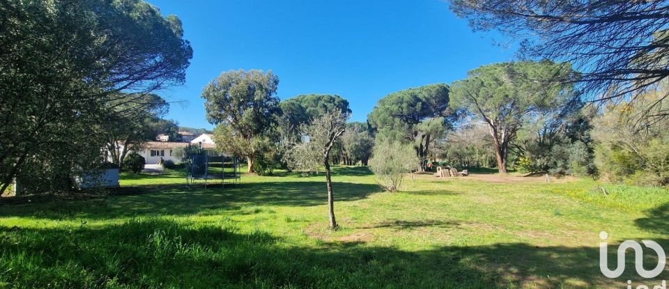 Maison 6 pièces de 210 m² à Roquebrune-sur-Argens (83520)