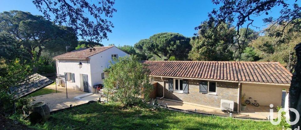 Maison 6 pièces de 210 m² à Roquebrune-sur-Argens (83520)